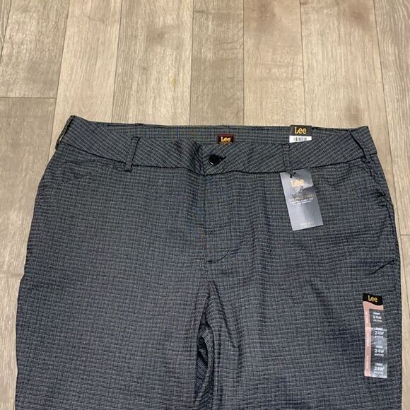 Womens NWT LEE Plus Straight Mid Rise Wrinkle Free Casual Dress Pants - Picture 3 of 7